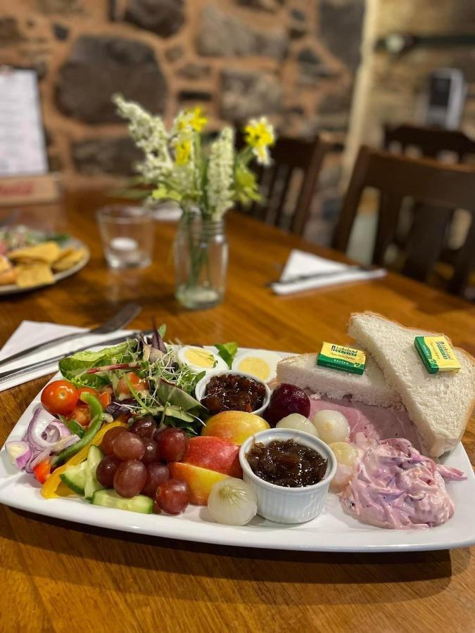 The Fountain Inn & Riverside Restaurant Okehampton Exteriör bild